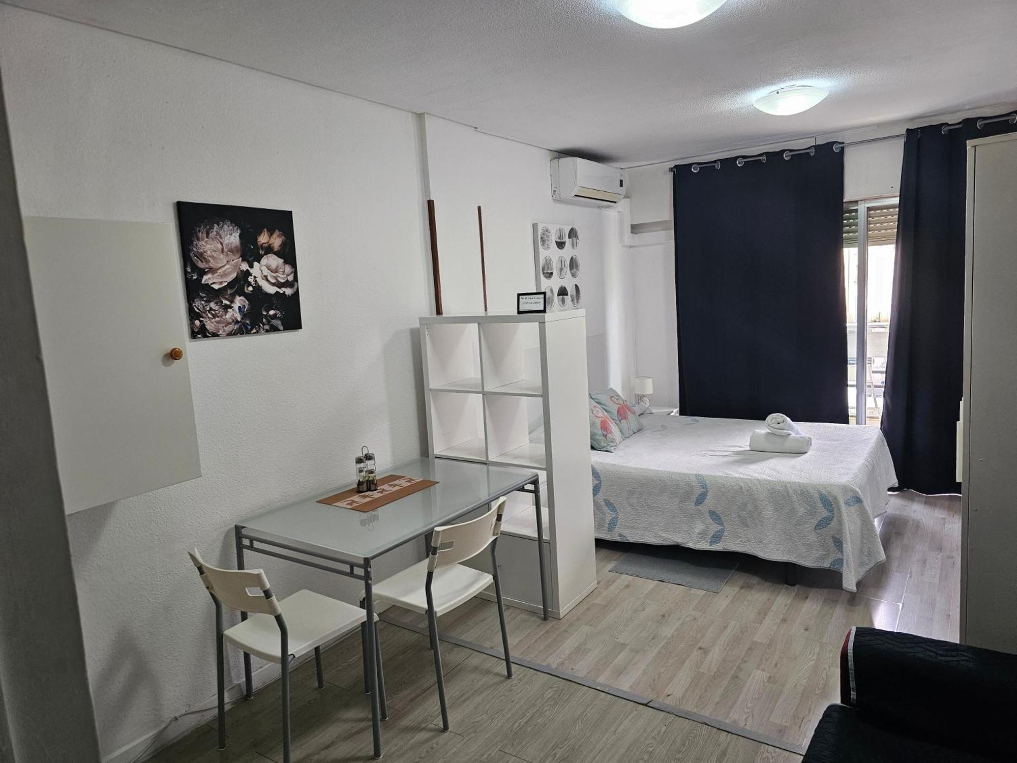 Estudio Doble Con Balcon En Madrid Centro Exterior foto